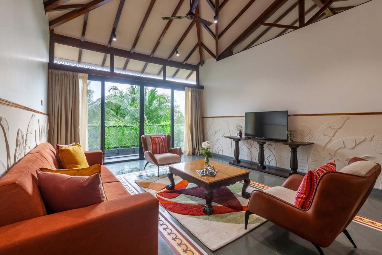 Villa Sereno By Stayvista - An Elegant And Entertaining Retreat Featuring A Swimming Pool, Outdoor Jacuzzi, Modern Interiors, And A Snooker Table Alībāg Εξωτερικό φωτογραφία