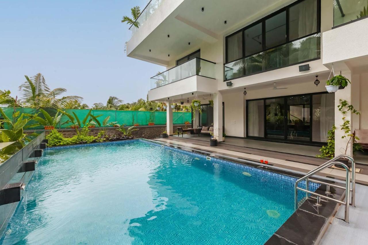 Villa Sereno By Stayvista - An Elegant And Entertaining Retreat Featuring A Swimming Pool, Outdoor Jacuzzi, Modern Interiors, And A Snooker Table Alībāg Εξωτερικό φωτογραφία